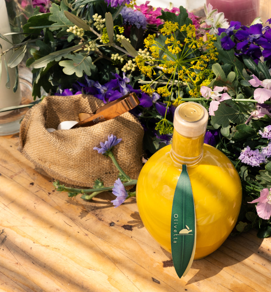 fiori di stagione e decorazioni